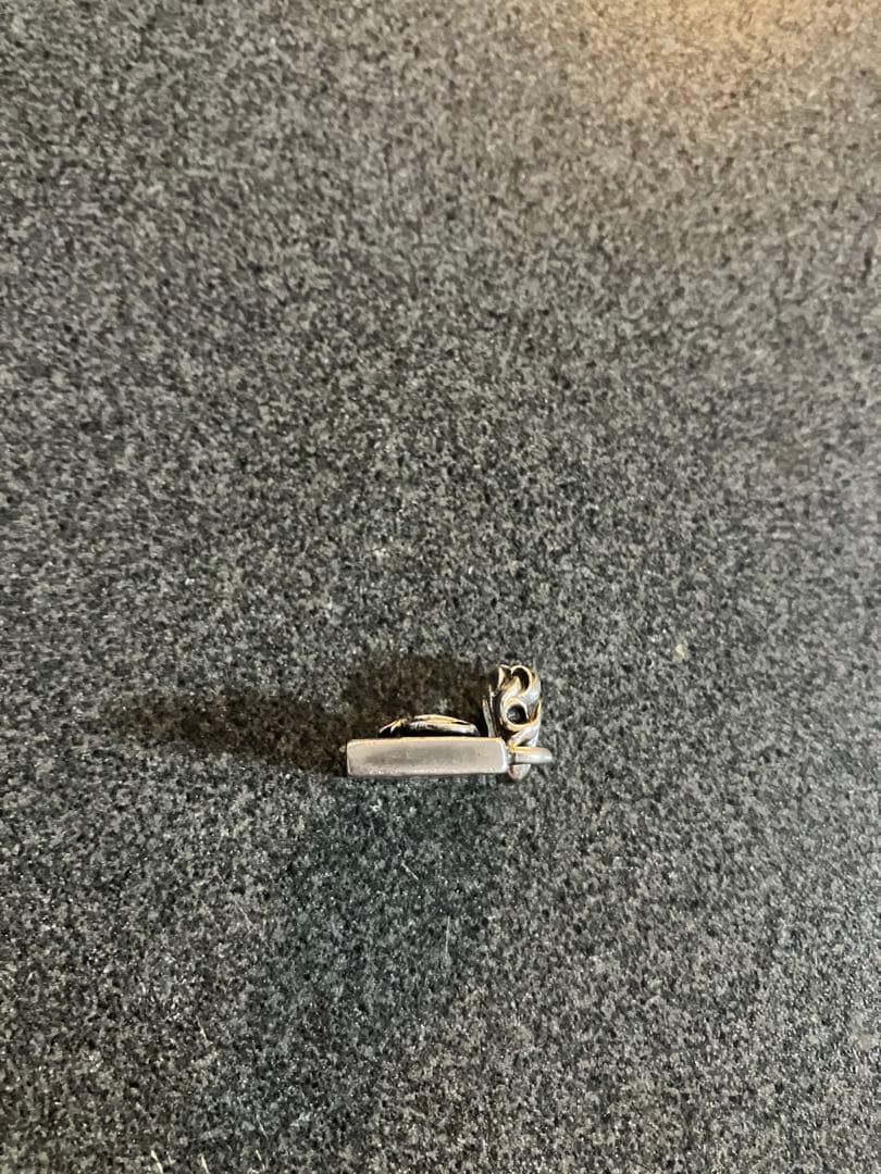 クロムハーツ　フレームド　ハートチャーム