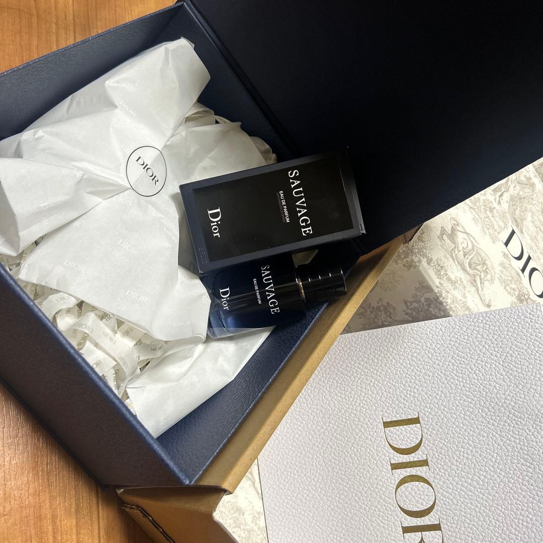 DIOR ソヴァージュ　オードパルファン　新古品　60ml