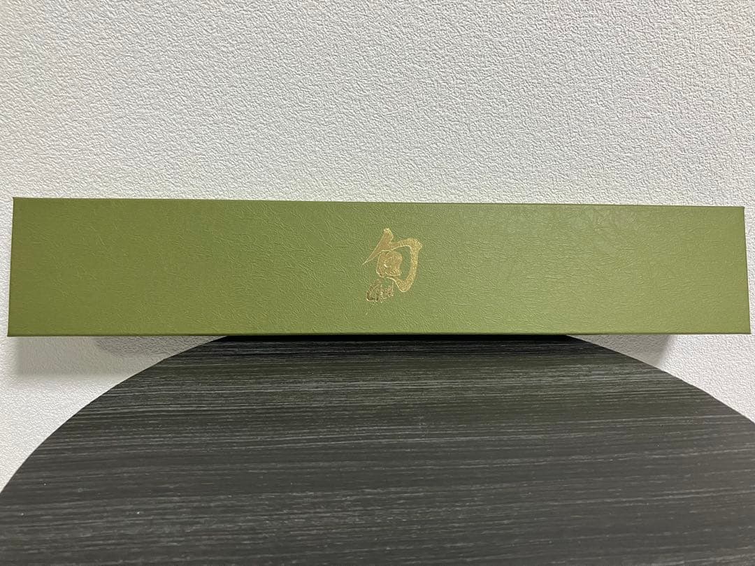 貝印　旬　Kaji 三徳包丁　180mm KDM0004 新品未使用