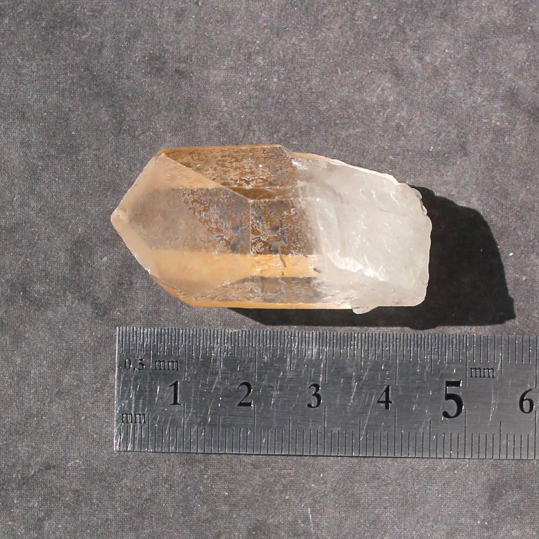 ゴールデンヒーラー クォーツ 原石 水晶 鉱物 希少石 天然石