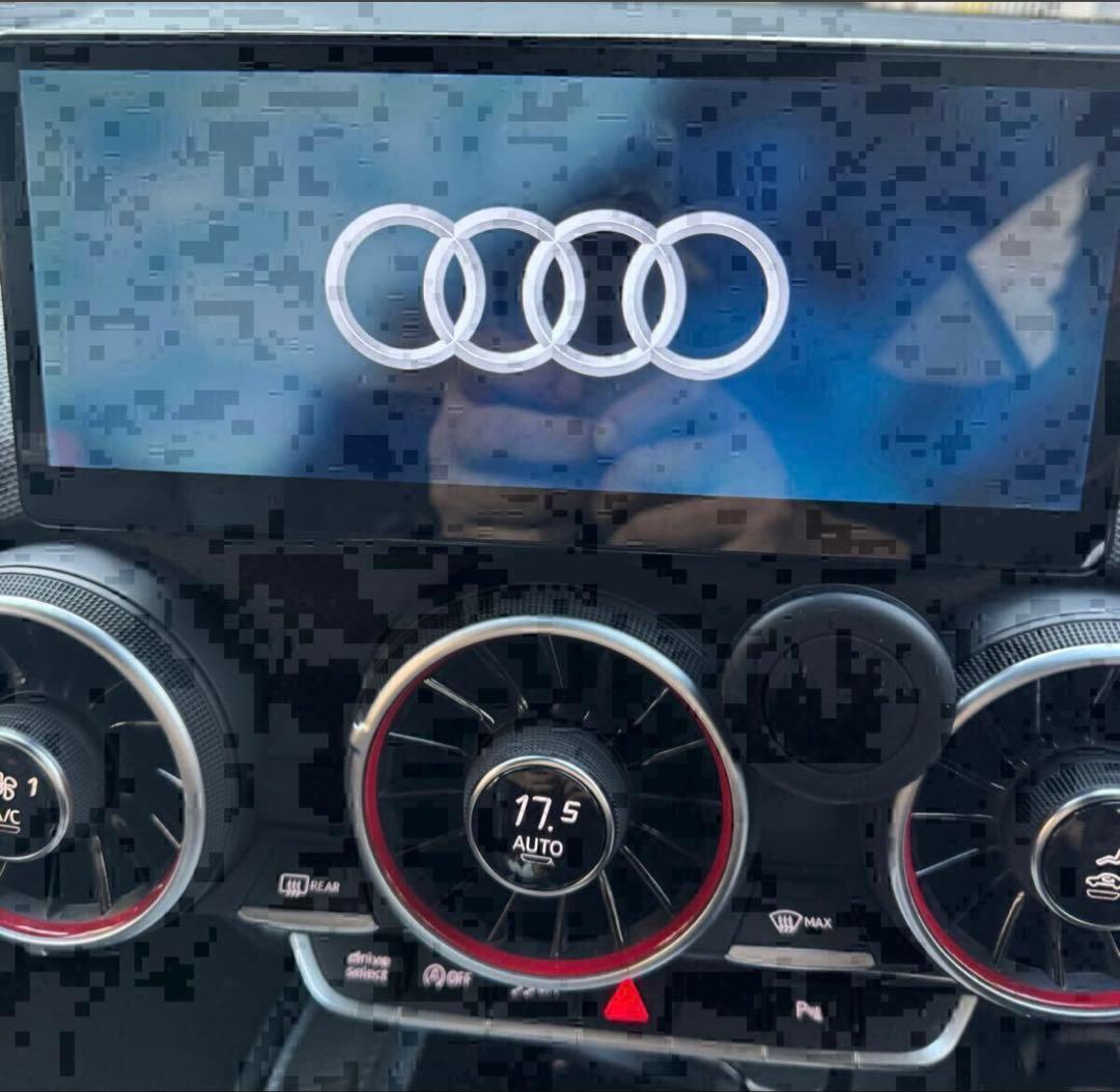 AUDI TT（8S）専用モニターステー　特別仕様品　ラスト1枚