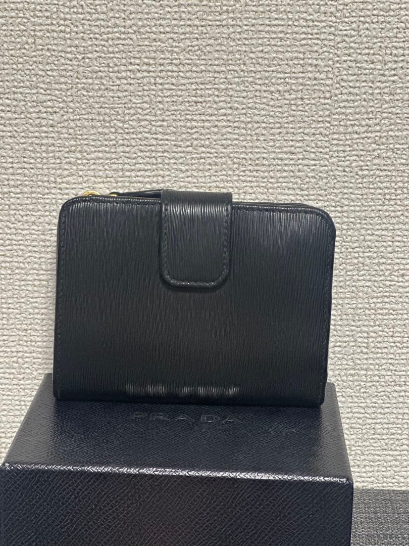 PRADA サフィアーノ二つ折り財布 ブラック