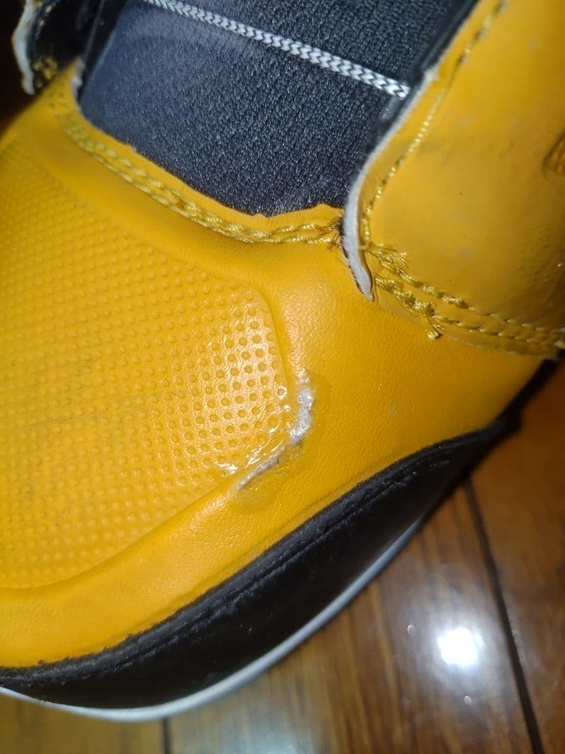 SALOMON 　LAUNCH スノーボードブーツ