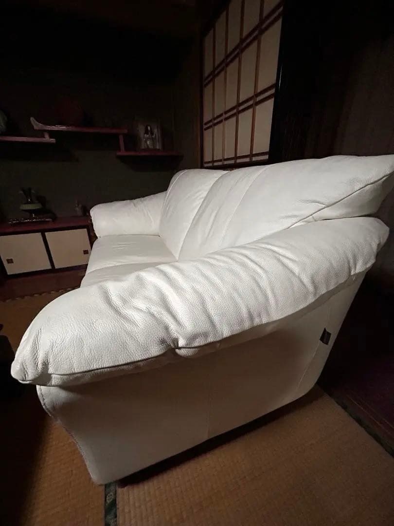 サコモデイ　ホワイトレザー 2人掛けソファ　Saccomodi