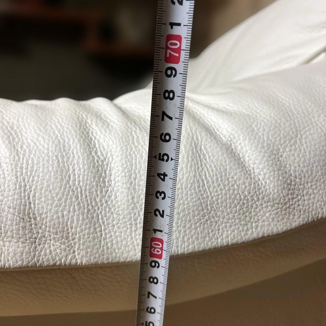 サコモデイ　ホワイトレザー 2人掛けソファ　Saccomodi