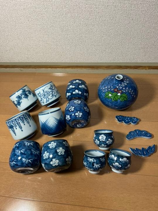 204 源右衛門　まとめ売り　花瓶1  湯呑8 猪口3 箸置3