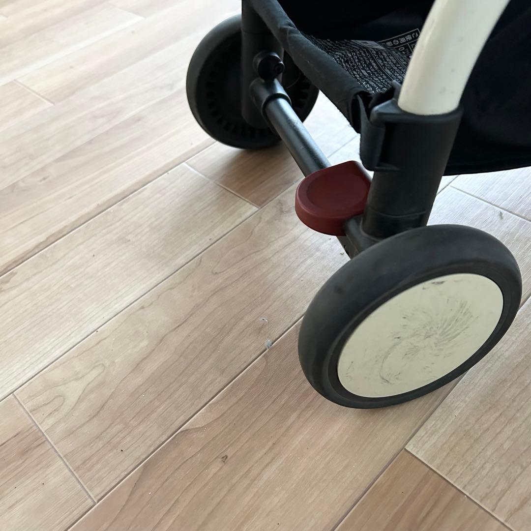 Babyzen Yoyo 6＋　ベビーカー　ブラック　ホワイト