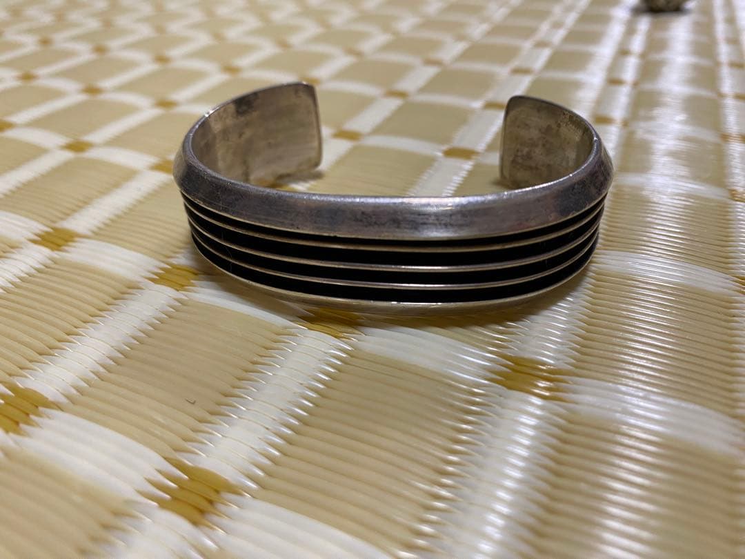 TOM HAWK? ストライプシルバーバングル