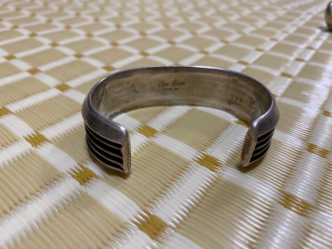 TOM HAWK? ストライプシルバーバングル