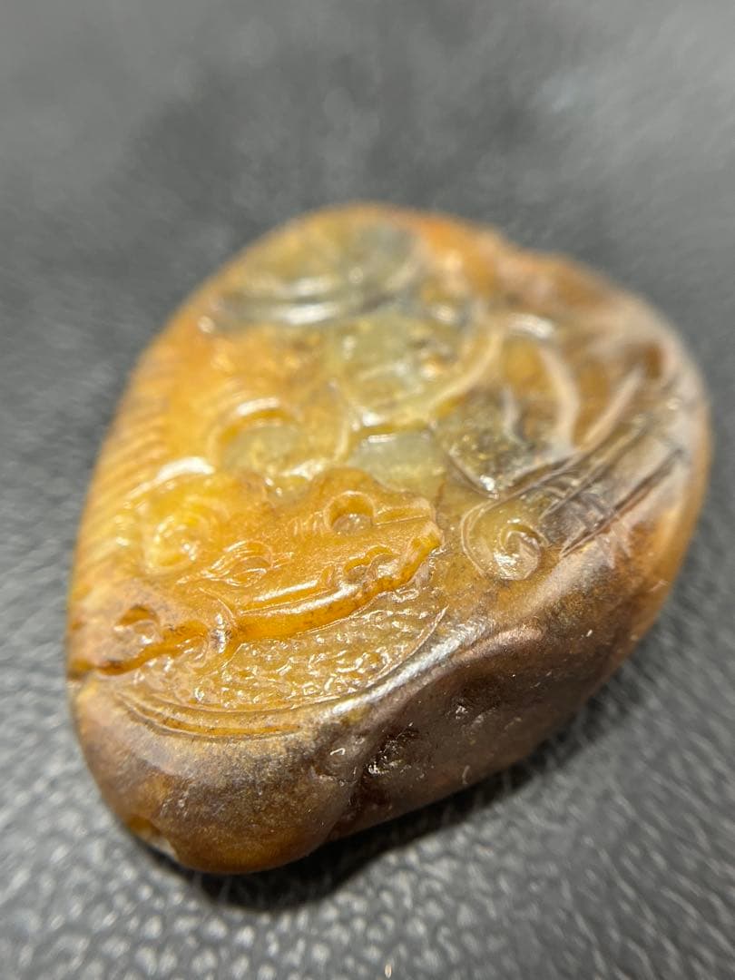 本物！貴重な手彫り和田玉ペンダント★籽料証明書つき