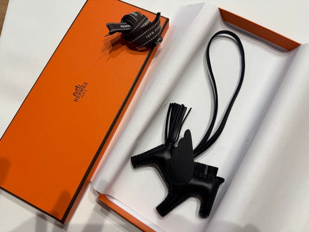 新品未使用☆エルメス☆バッグチャーム☆ペガサスPM☆ソーブラック☆