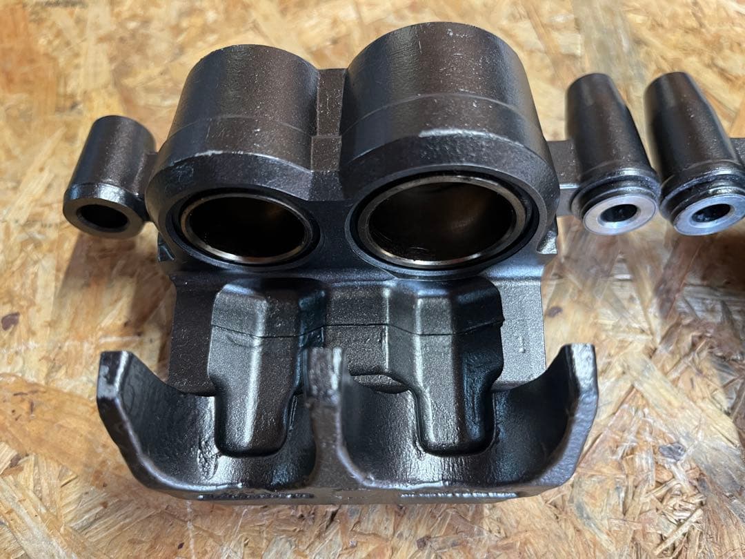 ゼファー400 左右キャリパー 純正ピストンシール交換済み 送料込み