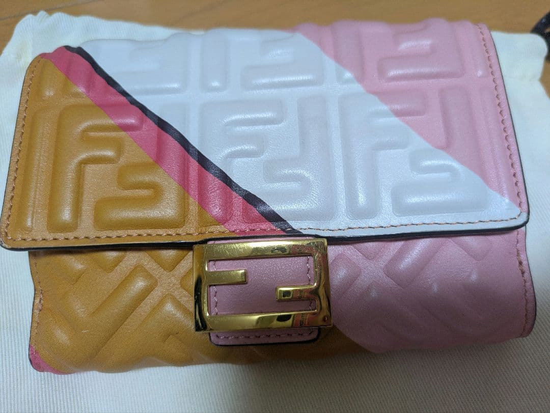 FENDI 二つ折り財布 マルチカラー
