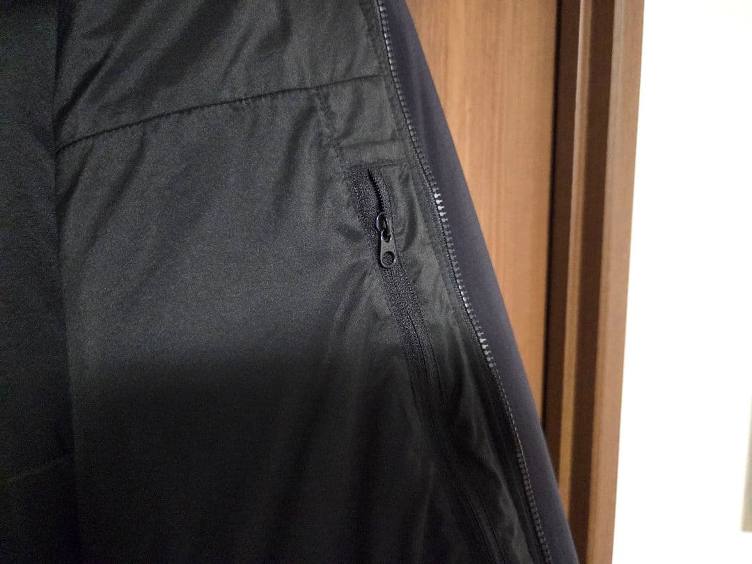 ARC'TERYXアトムARフーディ