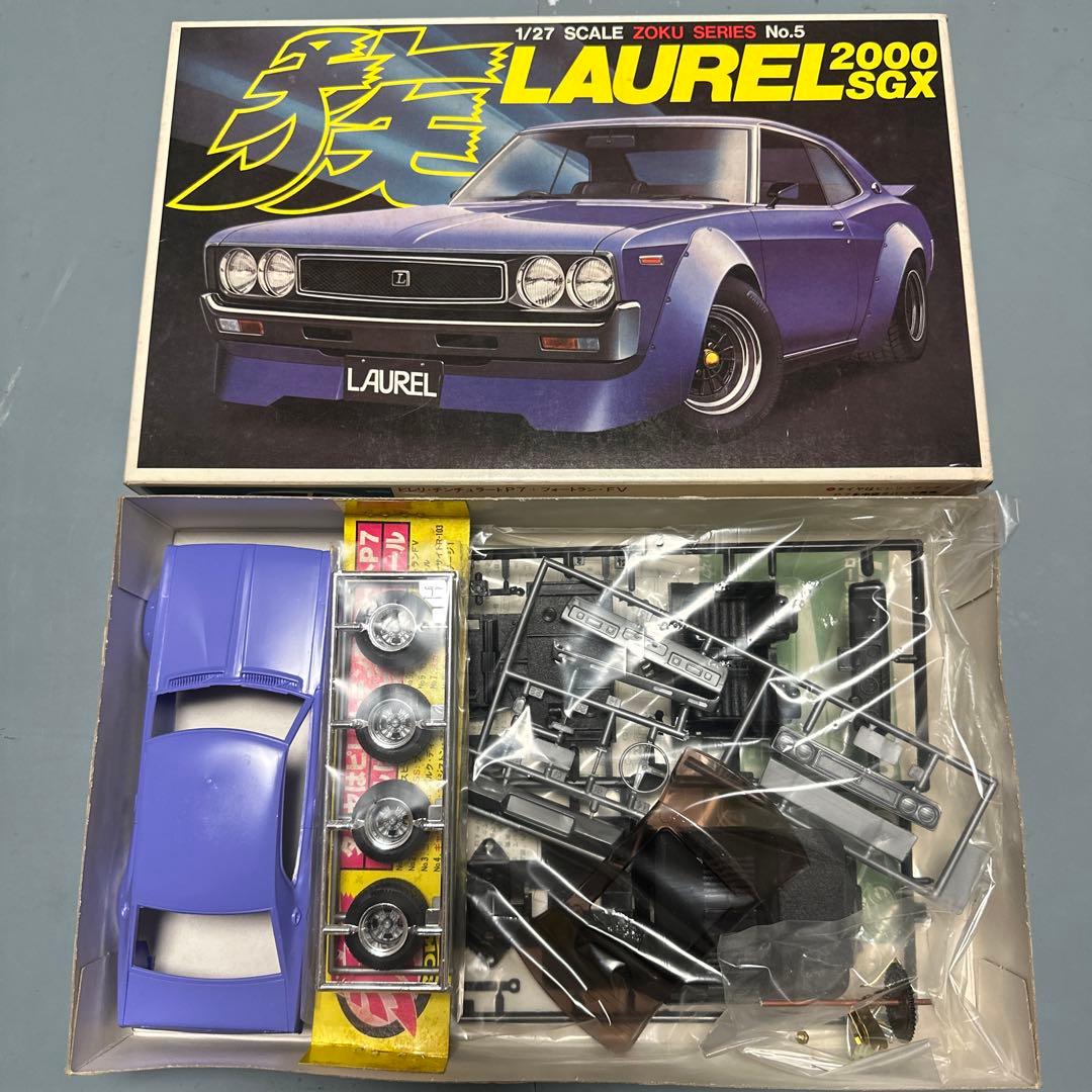 プラモデル バンダイ (元永大)族 ローレル 130 ブタケツ