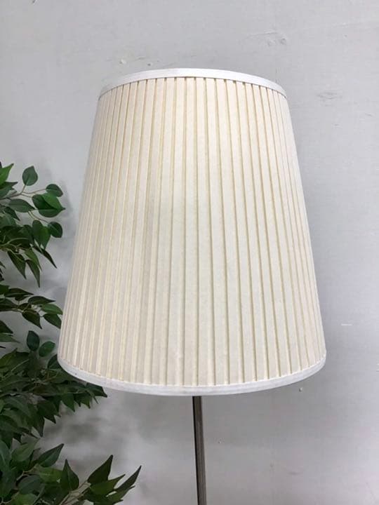 管122☆フロアーランプ☆スタンドライト☆踏みスイッチ