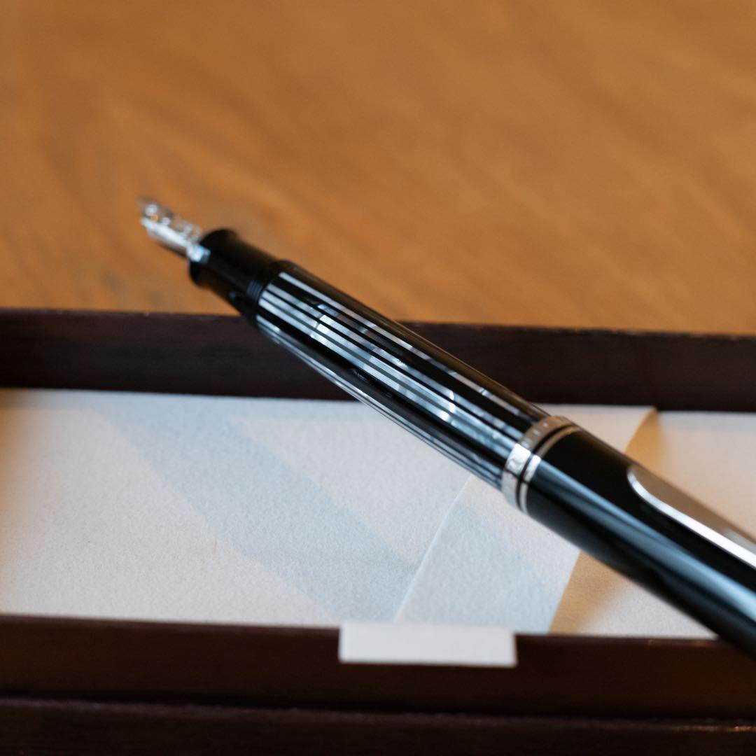 ペリカン 万年筆 M605 トータスシェルブラック 字幅M