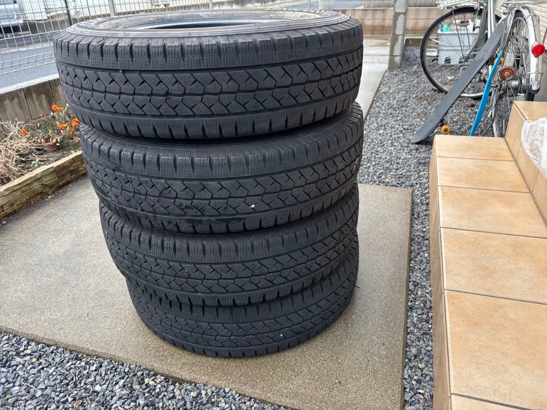 ブリヂストン　ブリザック　VL1 195/80R15 LT スタッドレスタイヤ