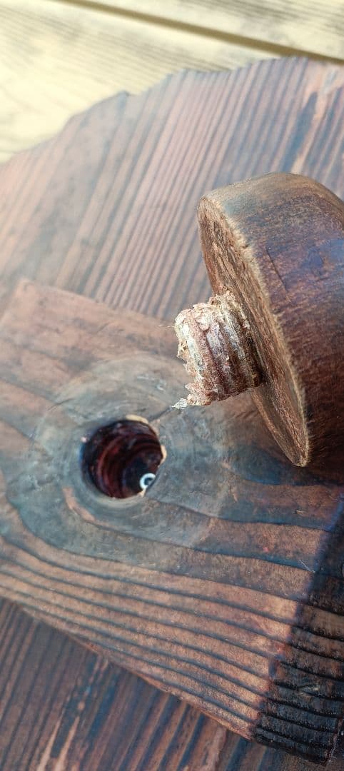 スペイン製　木製彫刻装飾サイドテーブル　羊飼いの椅子　シェファードチェア　セット