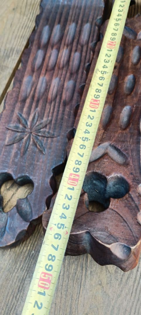 スペイン製　木製彫刻装飾サイドテーブル　羊飼いの椅子　シェファードチェア　セット