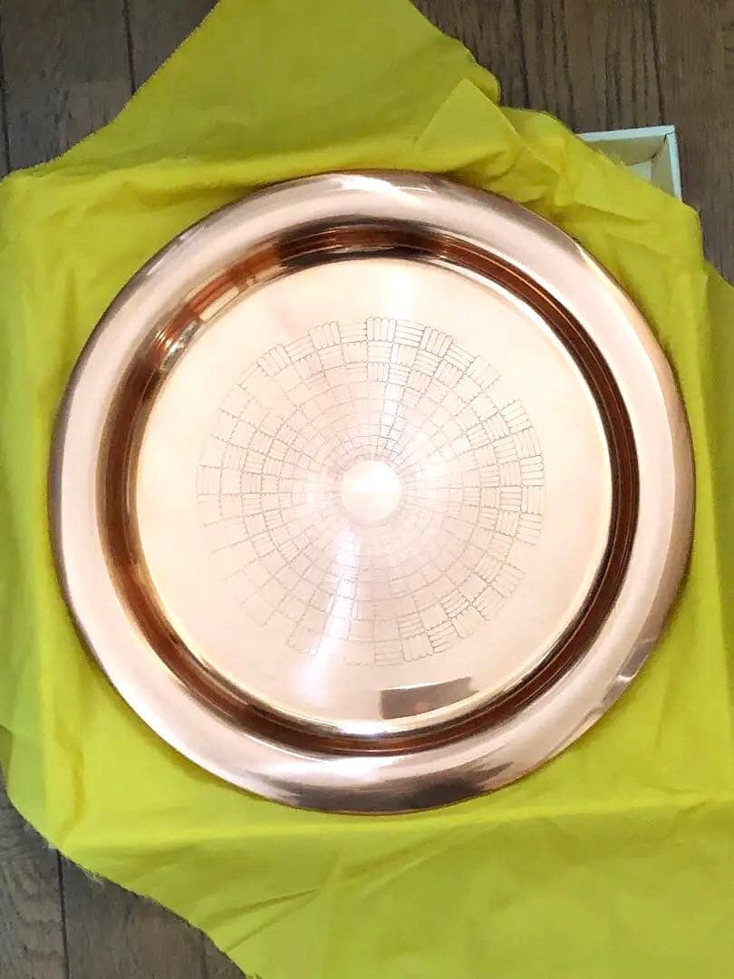 銅製ラウンドトレイ エングレーブ模様