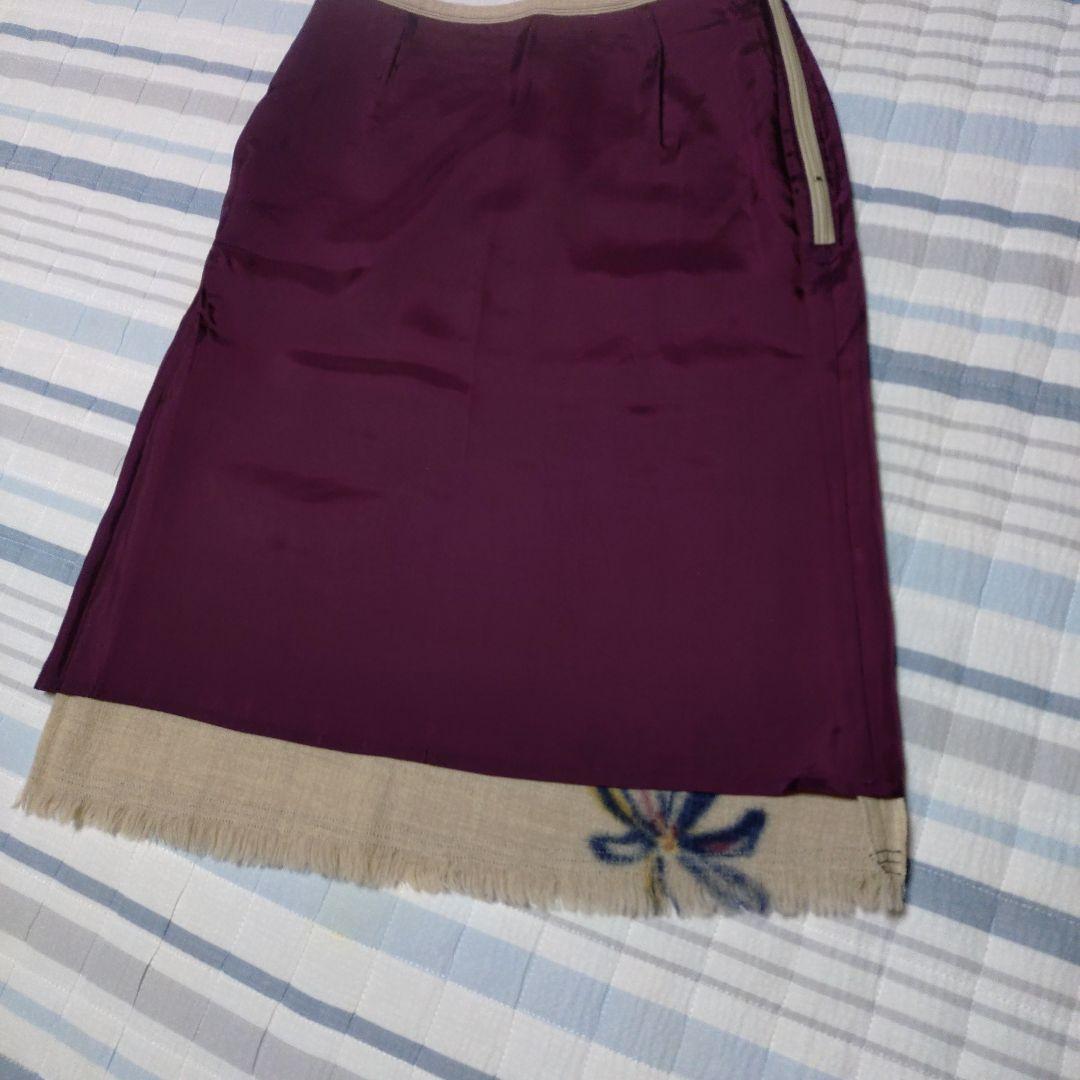 パラスパレス秋冬春　花柄プリント 生成り系ひざ丈スカート