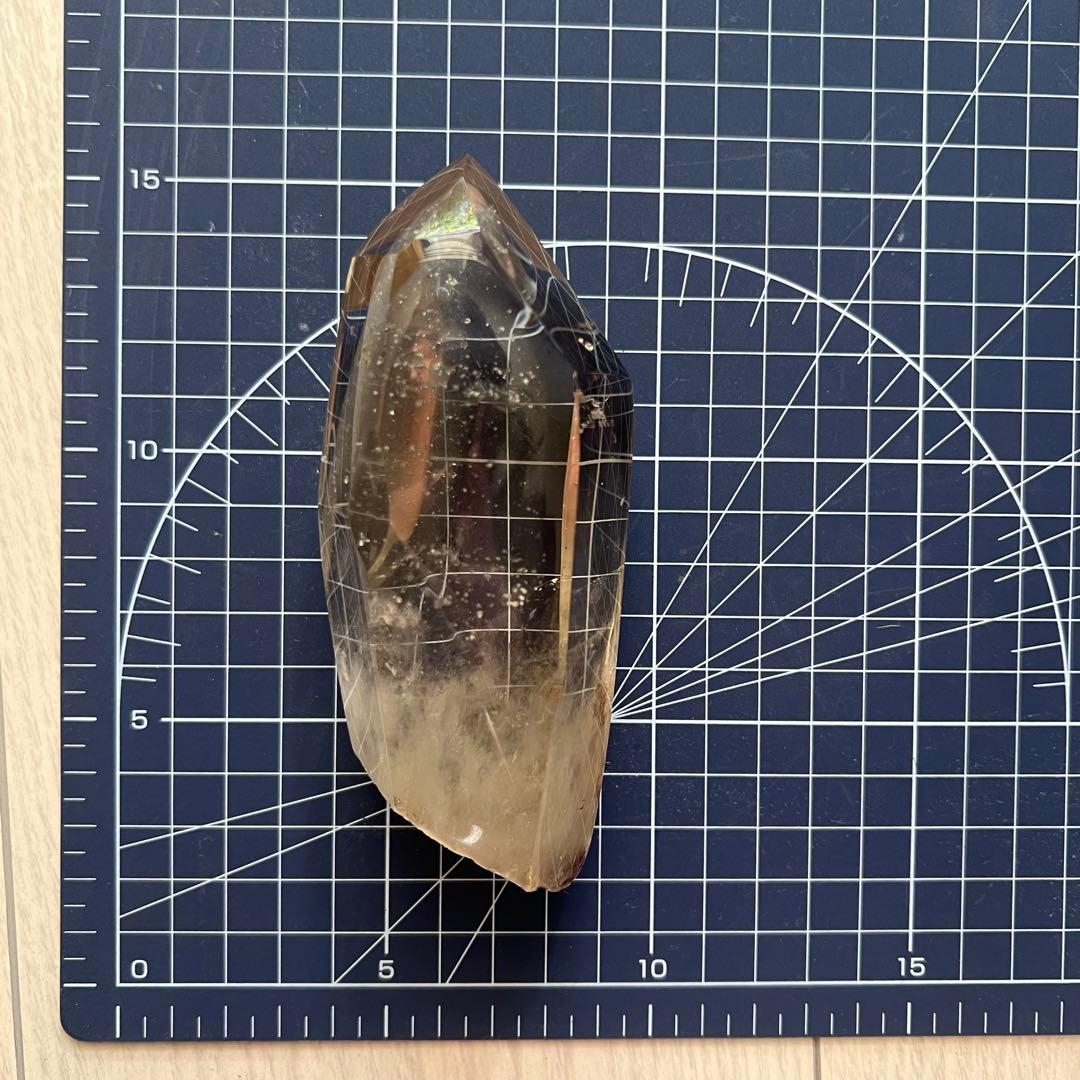 ファントムクォーツ　木製台座付き