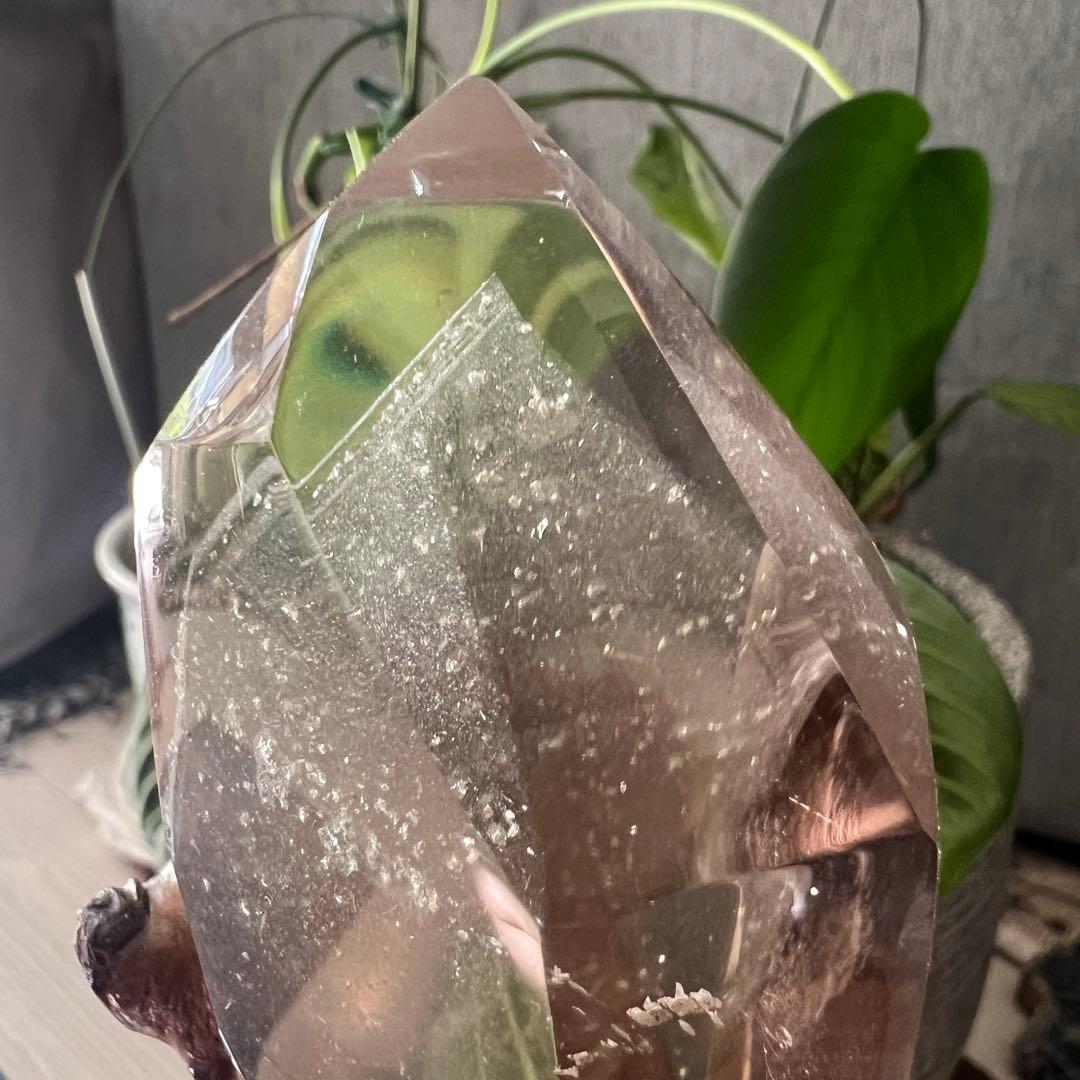 ファントムクォーツ　木製台座付き