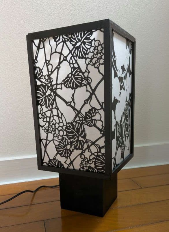 花柄透かしデザイン　間接照明 テーブルランプ
