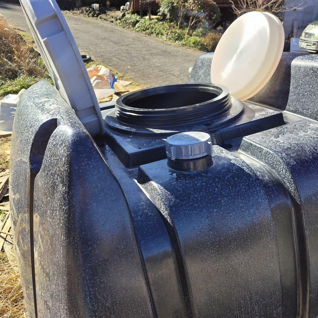 美品 飲用水 業務用 大型 貯水タンク 2500Lミネラルウォーター バルブ付き