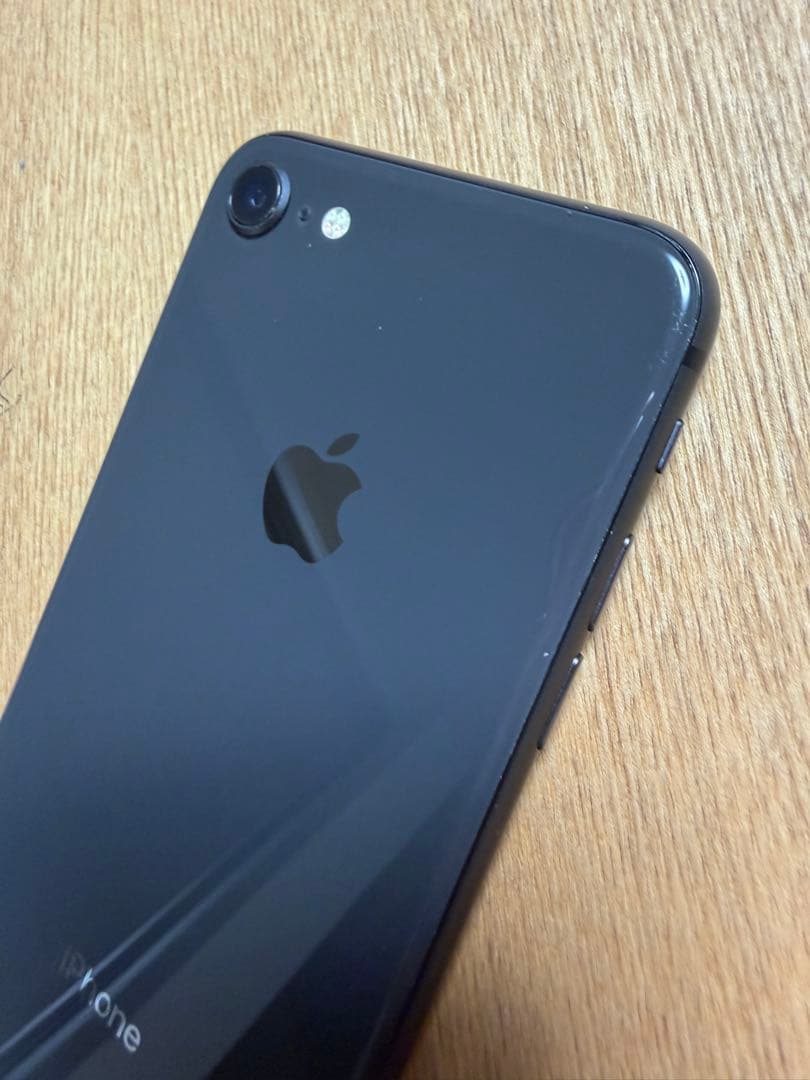 iPhone 8ブラック 本体