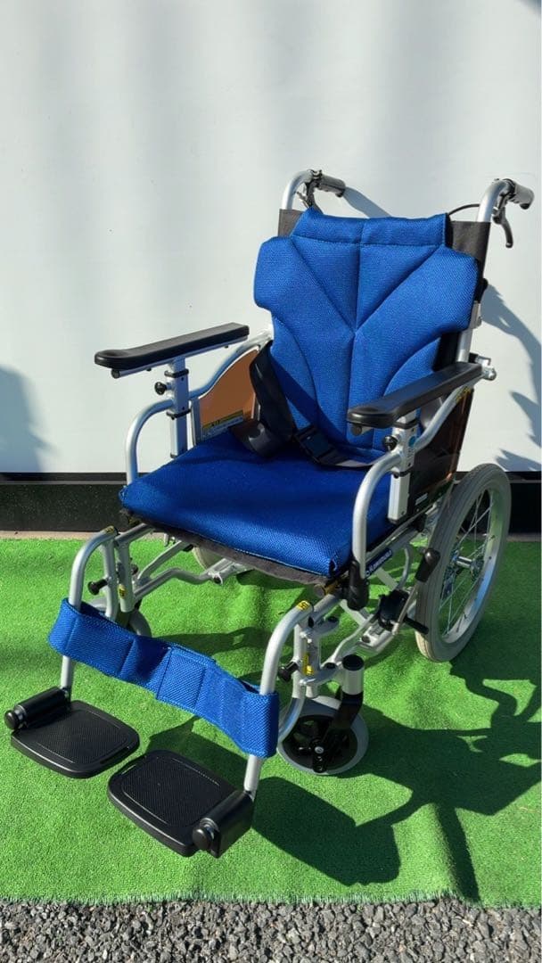 カワムラサイクル介助多機能車椅子 ノーパンクタイヤ KZ16-40