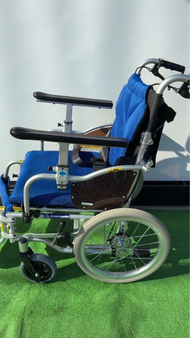 カワムラサイクル介助多機能車椅子 ノーパンクタイヤ KZ16-40