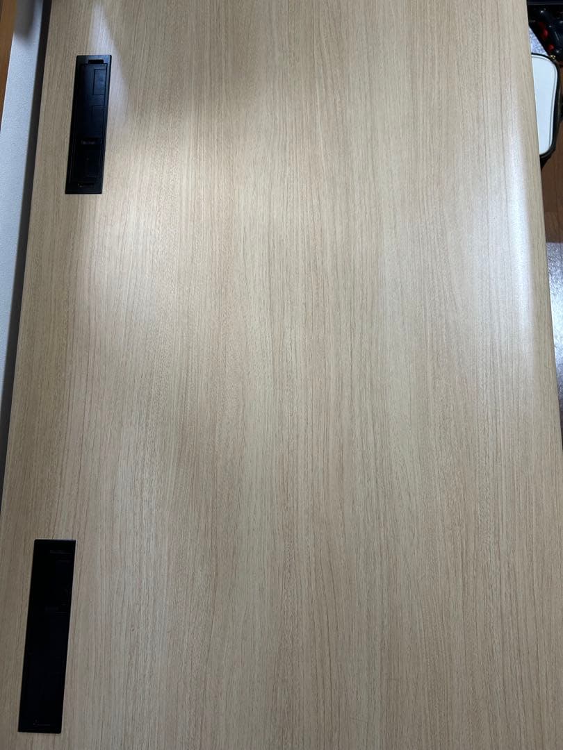 オカムラ　スイフト　自動昇降テーブル