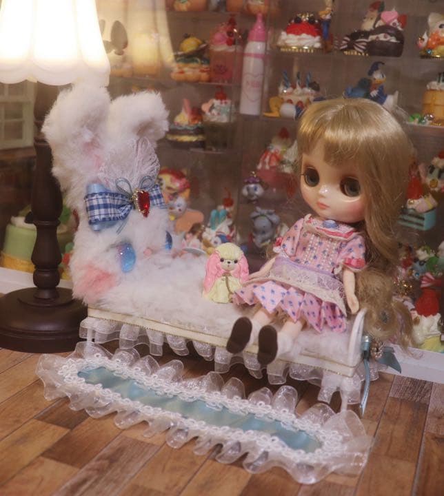うさぎ　ドールベッド　1/12  ドールハウス　ブライス　リカちゃん　オビツ11