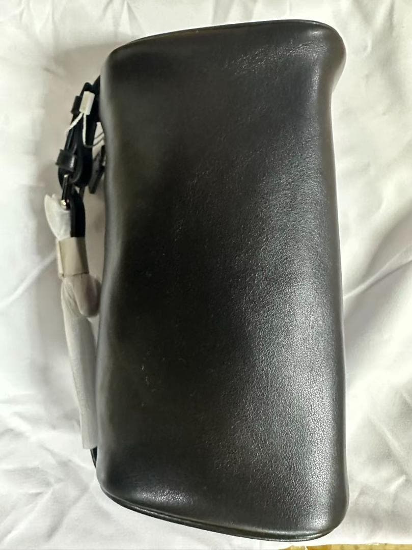 THE ROW ブラックレザーショルダーバッグ