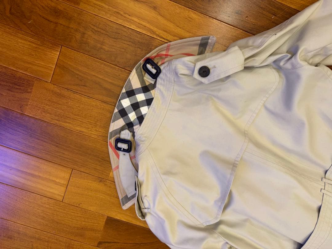 バーバーリー　ライトベージュ トレンチコート ダブルブレスト