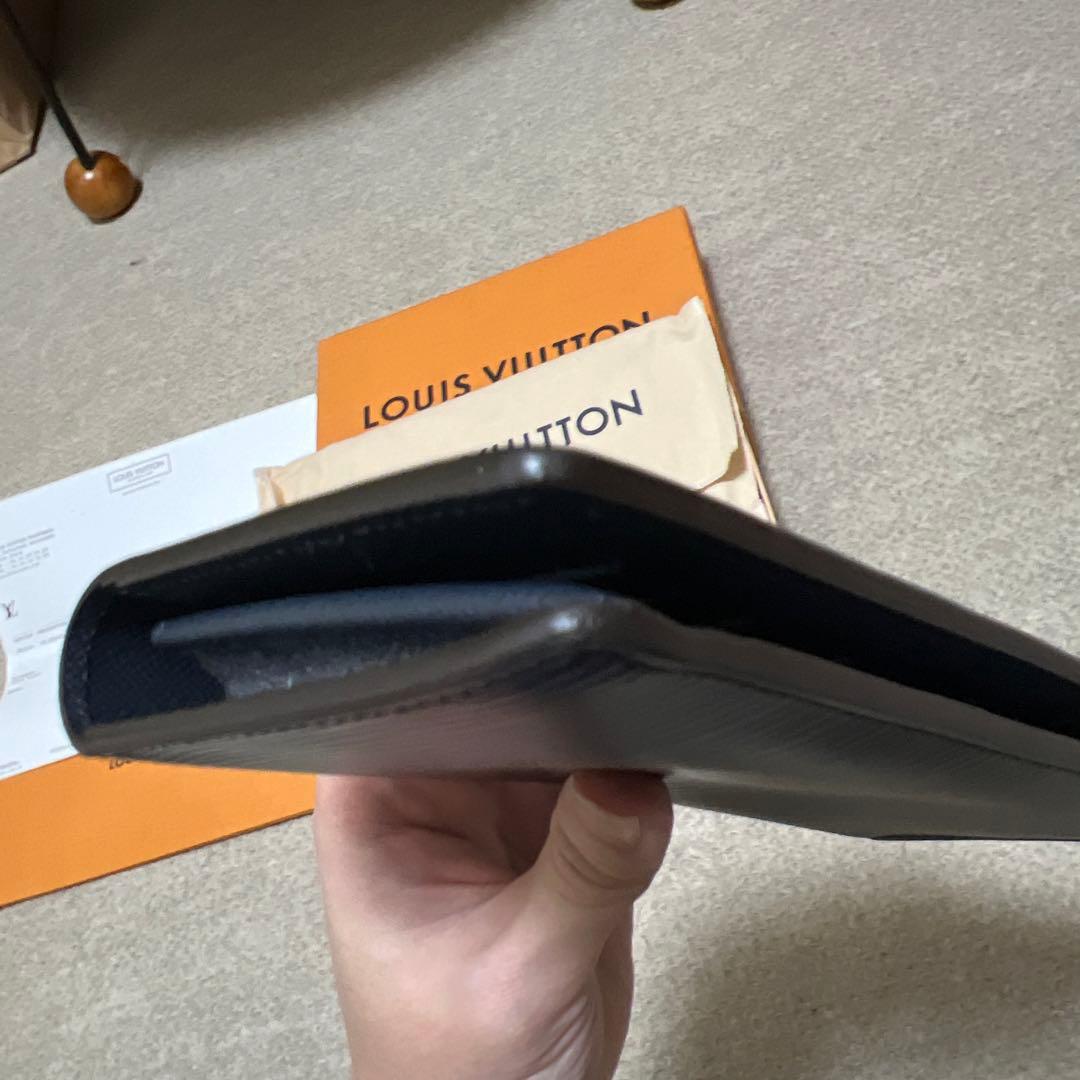 Louis Vuitton エピ　ポルトフォイユ・ブラザ