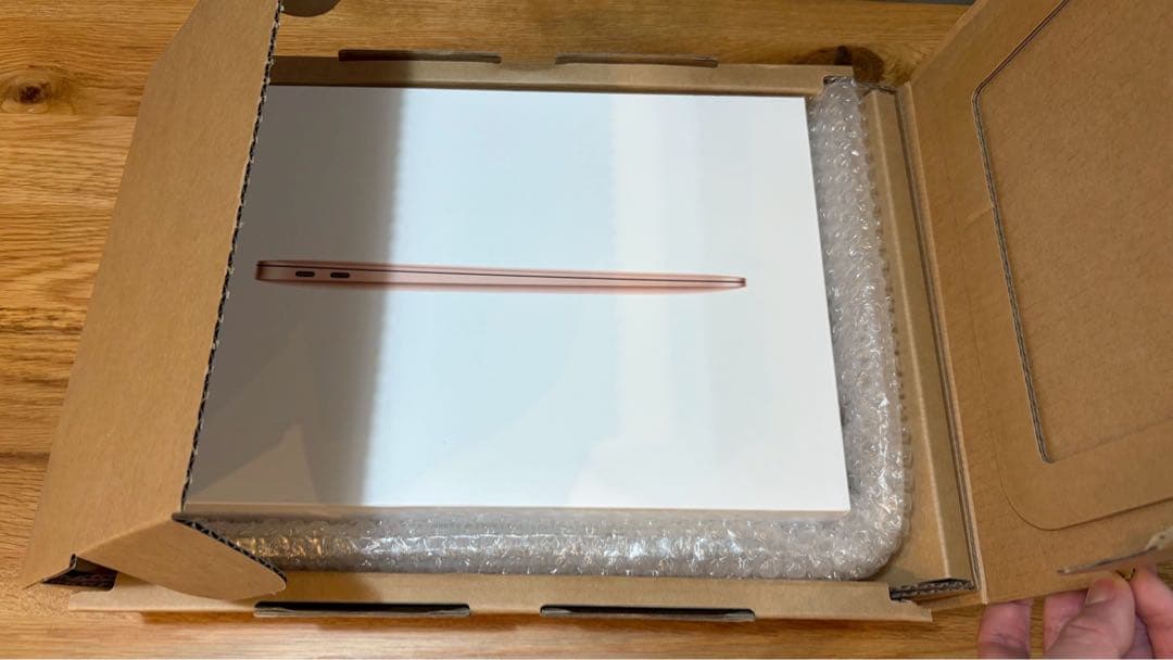 お値下げ！MacBook Air M1チップ搭載モデル（2020年）ゴールド