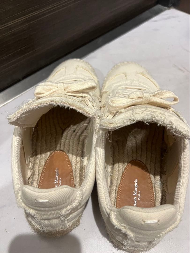 メゾンマルジェラ　ニャース