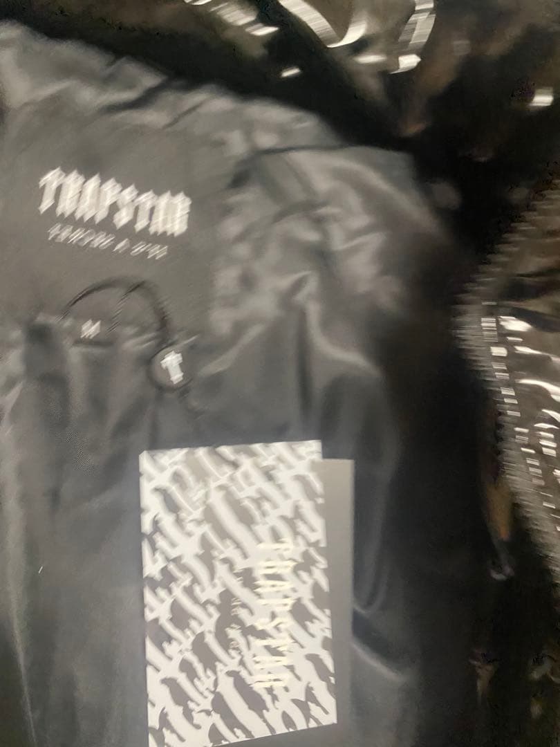 TRAPSTAR 光沢ブラック ダウンジャケット トラップスター