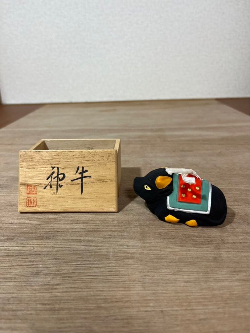 神牛　置物