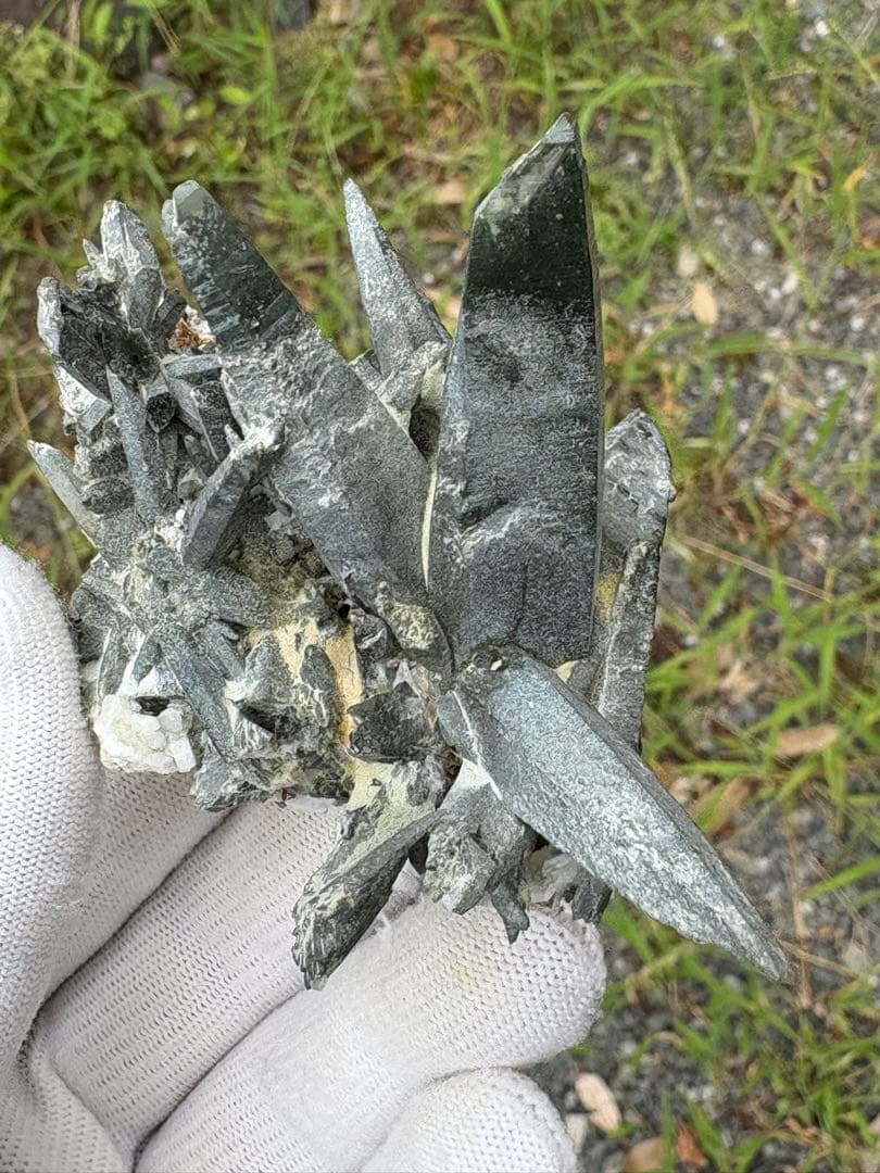 【匿名は発送】ガネッシュヒマール産 クローライト内包水晶