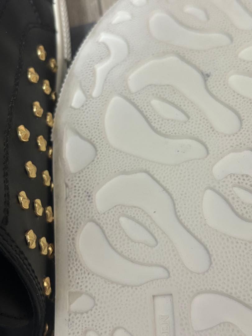 アレキサンダー・マックイーン スタッズ付きプラットフォームスニーカー 24