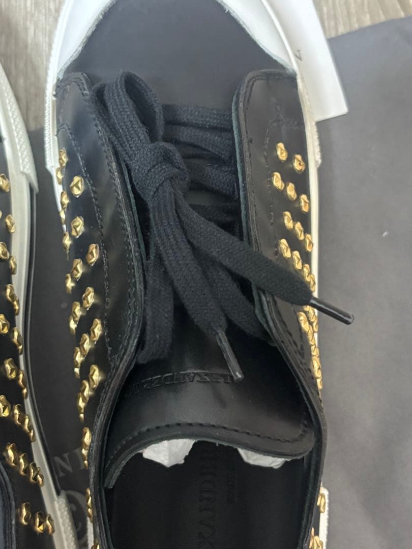 アレキサンダー・マックイーン スタッズ付きプラットフォームスニーカー 24