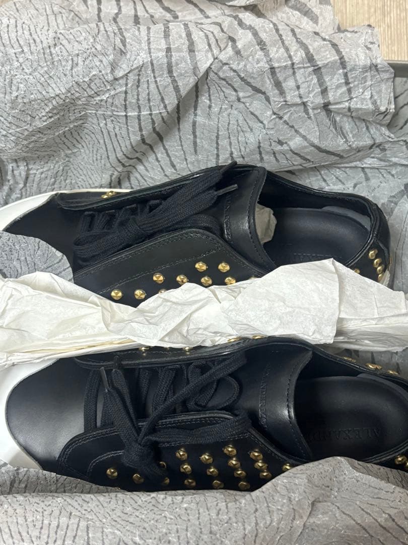 アレキサンダー・マックイーン スタッズ付きプラットフォームスニーカー 24