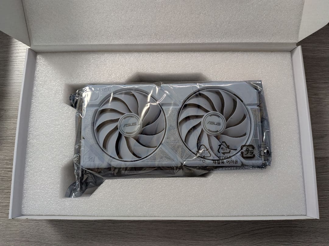 グラフィックボード・グラボ・ビデオカード ASUS GeForce RTX 5060 Ti OC 16GB