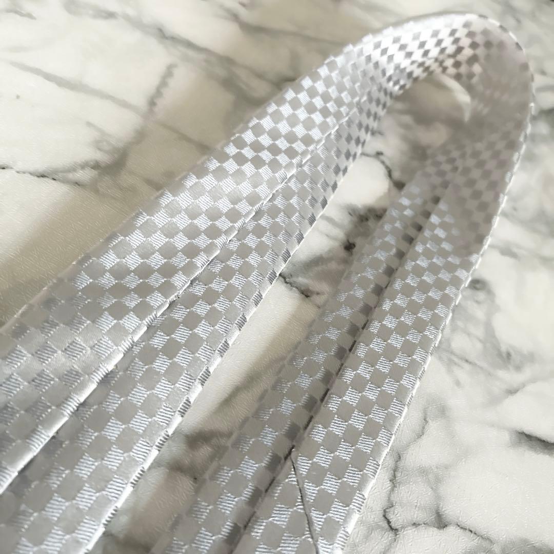 ✨未使用箱付き✨ルイヴィトン　マイクロダミエ　人気カラーシルバー　ネクタイ