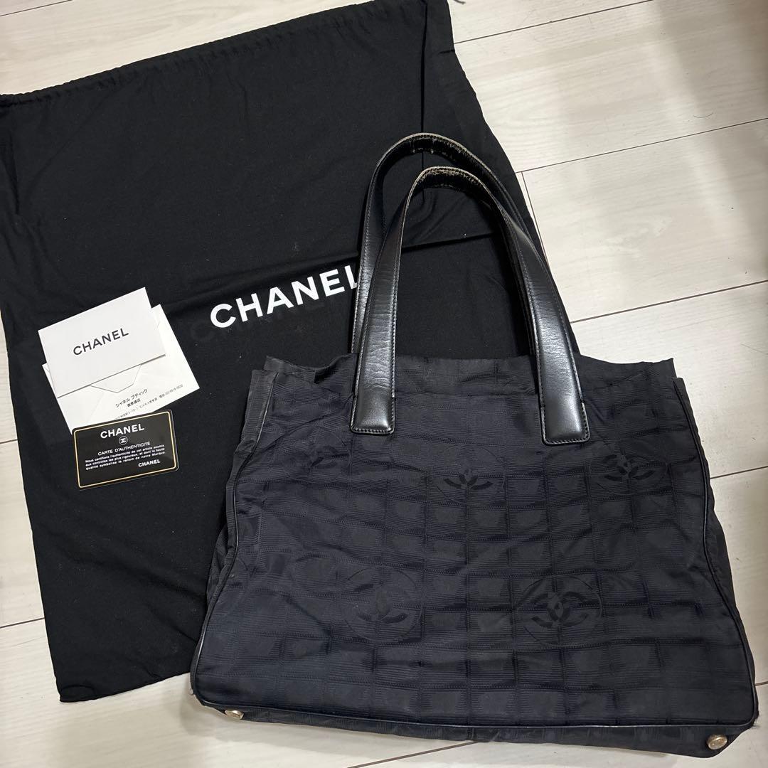 シャネル　ニュートラベルライン　トートバッグ　黒　CHANEL巾着付き