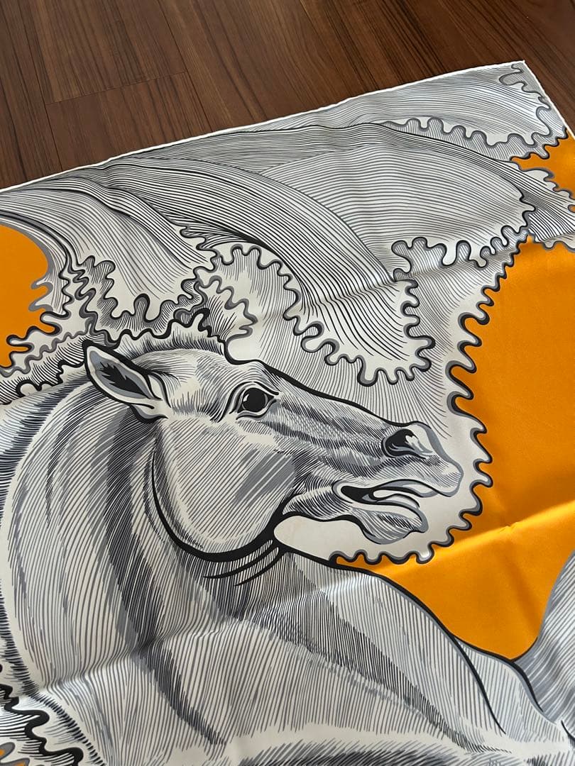 エルメス　カレ90ダブルフェイス《シュヴァル・シレーヌ》